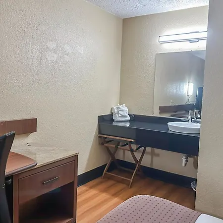 Oyo Hotel Mobile, Al I-65 At Airport Blvd Exterior photo