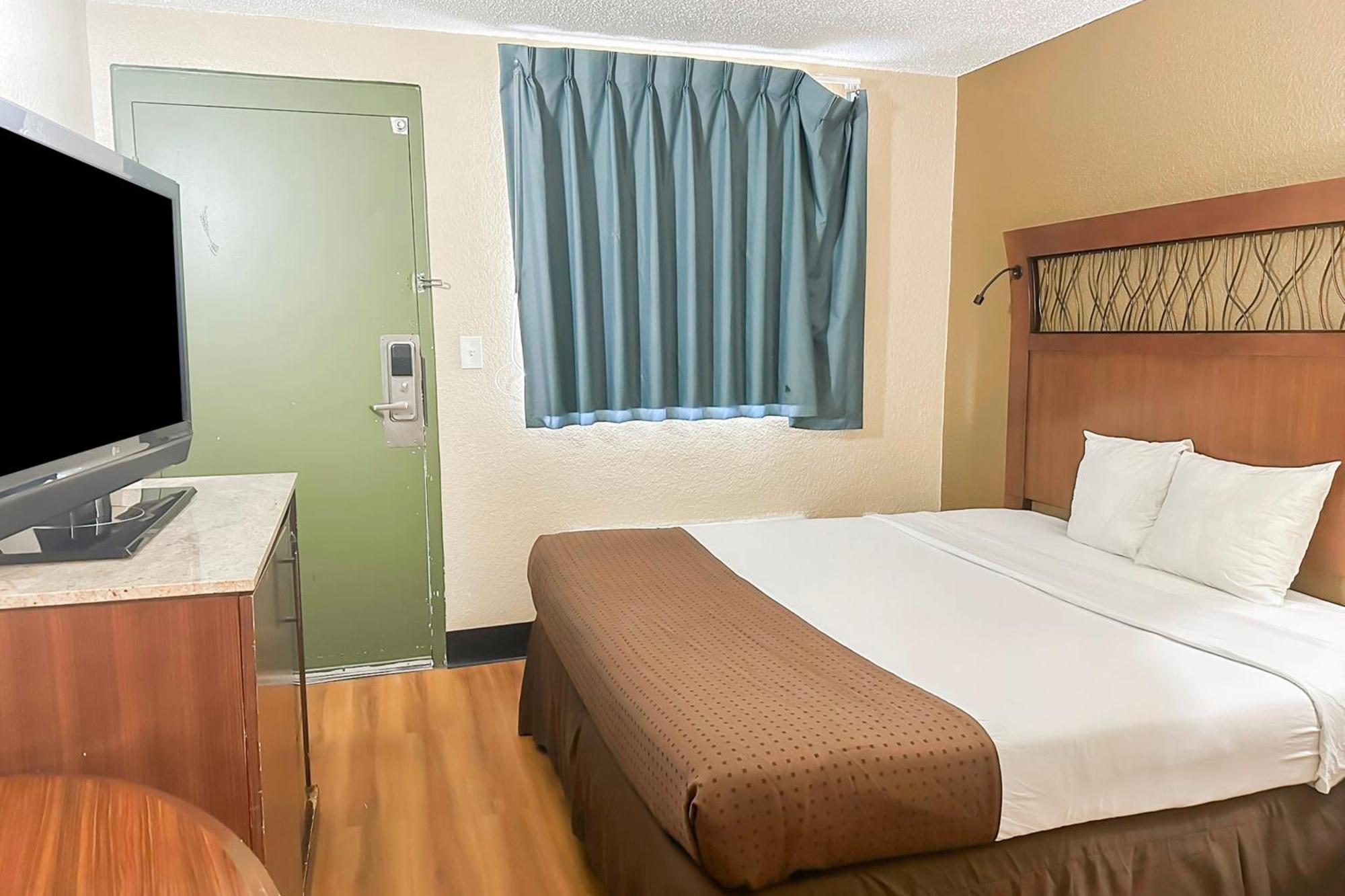 Econo Hotel