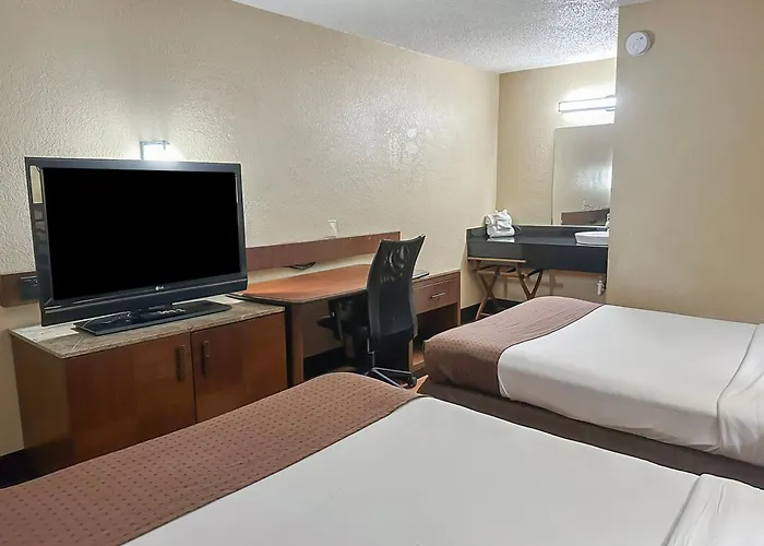 Oyo Hotel Mobile, Al I-65 At Airport Blvd