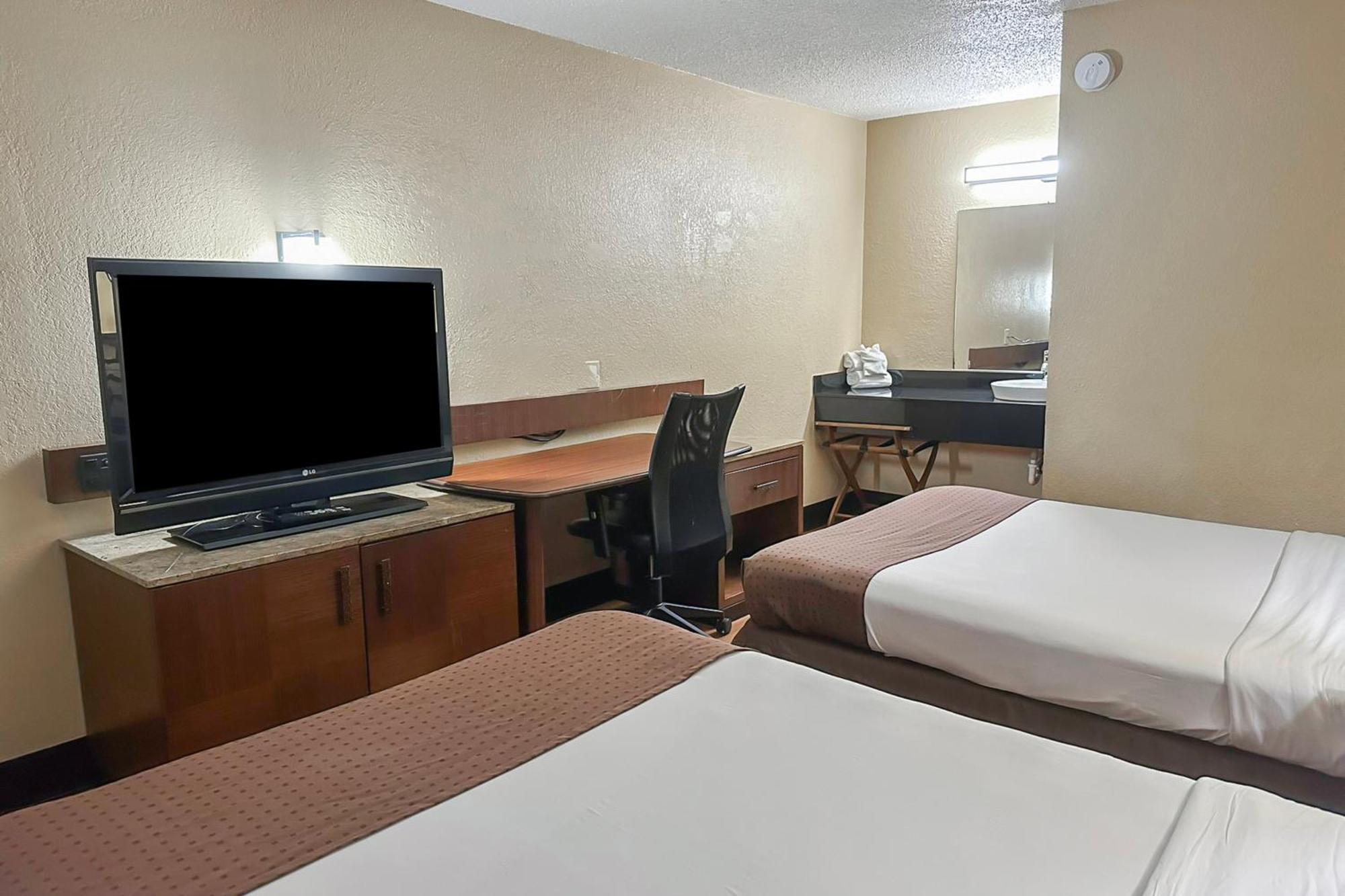Oyo Mobile, Al I-65 At Airport Blvd Hotel
