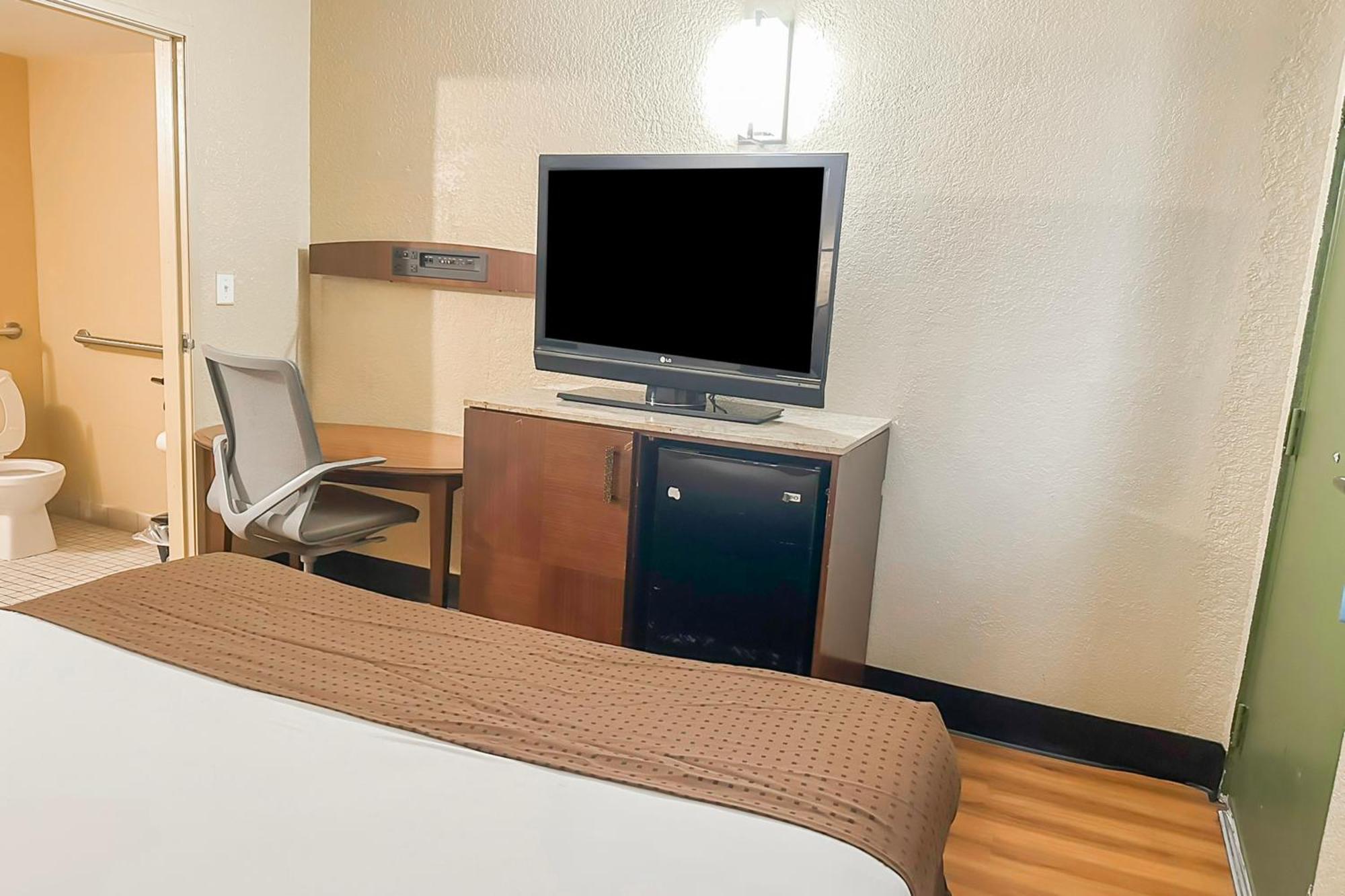 Oyo Mobile, Al I-65 At Airport Blvd Hotel 2*